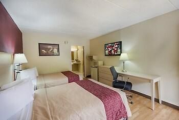 Avid Hotel Staunton Bagian luar foto